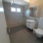 Mira Umago