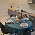 Villa Mira