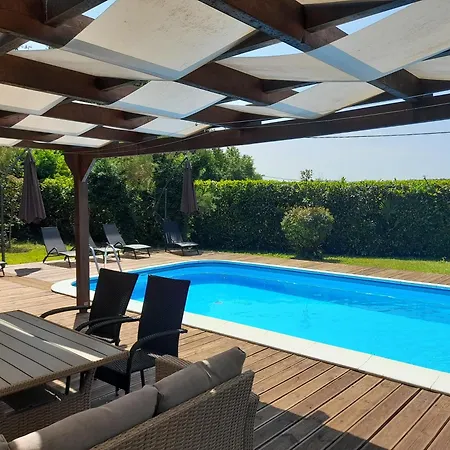 Mira Villa Umago