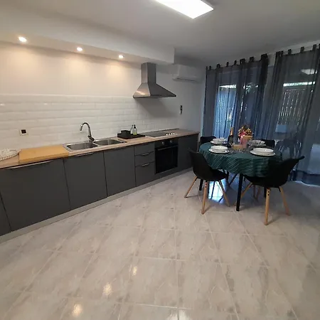 Villa Mira