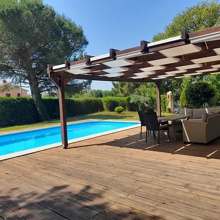 Mira Villa