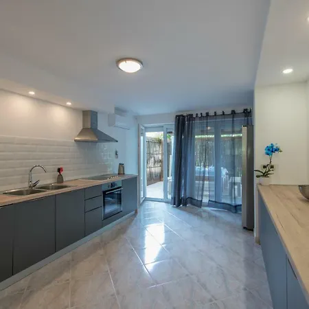 Mira Villa *