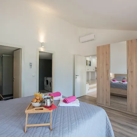 Mira Villa Umag
