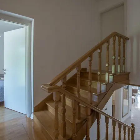 Mira Villa