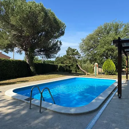 Villa Mira